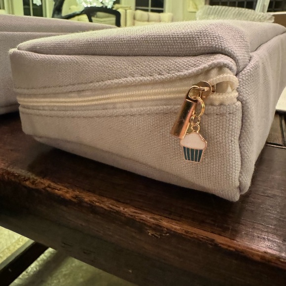 Travel Watercolor Painting Set - 42 Color Fan, Portable Brushes, Carrying Case - Picture 9 of 14